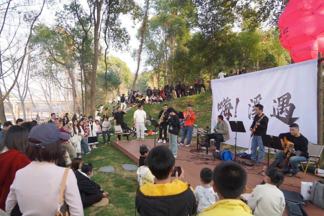 锁庄埠露营的诗意秘境！开元棋牌试玩奔赴山