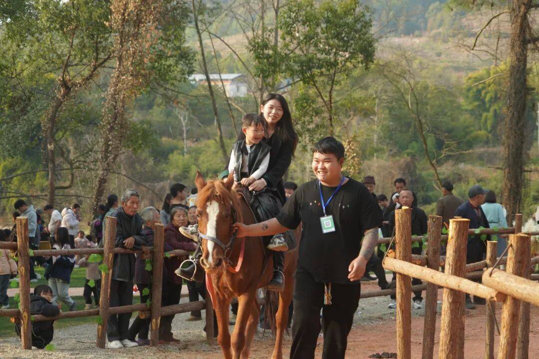 锁庄埠露营的诗意秘境！开元棋牌试玩奔赴山野解(图5)